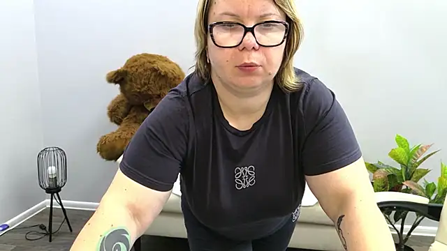 Онлайн чат XXX BonnnyBoobsy