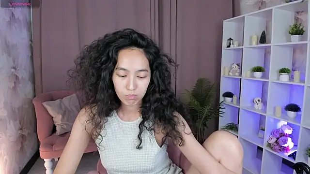 دردشة FlirtyAura الجنسية المباشرة