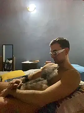 Chatroom XXX en direct de HairybutHorny