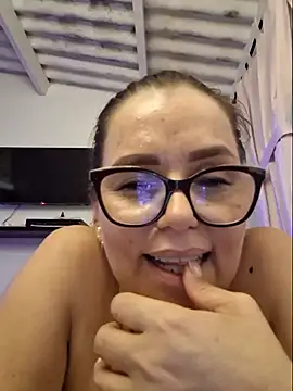 Chat +18 de MariaPau_83 ao vivo