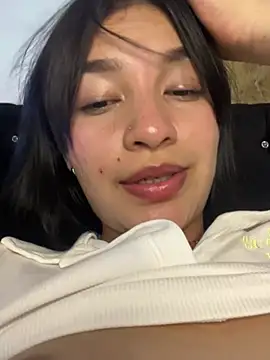 Hhannachiki's Live XXX Chat