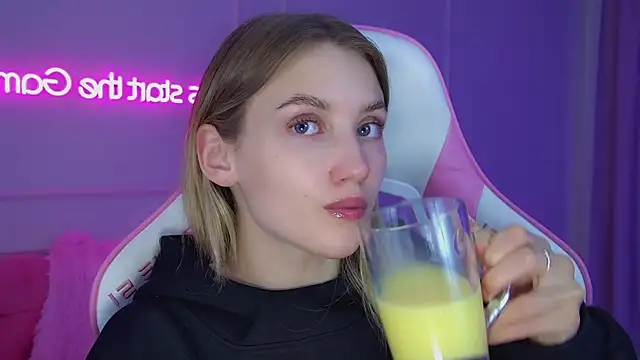 StacyEvances' Live XXX Chat