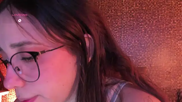 Apartment28's Live XXX Chat
