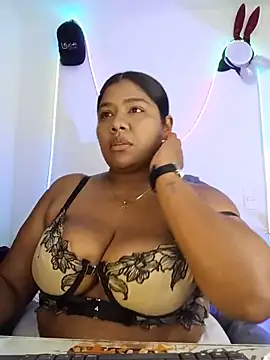 צ'אט XXX בשידור חי של paola091