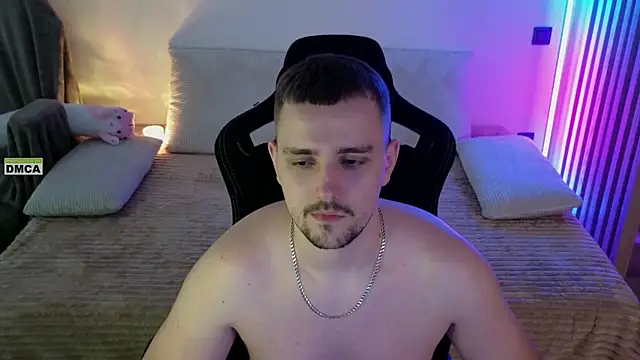 Larstar01 – Naživo XXX chat