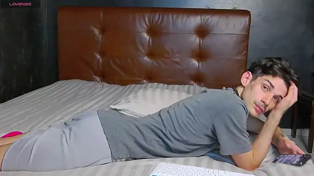 DanielCrush1's Live XXX Chat