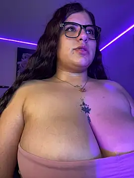 Chat XXX ao vivo de kylievoosx