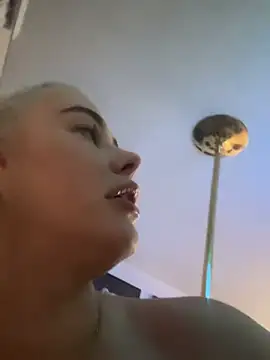 whitechocolate100M's Live XXX Chat