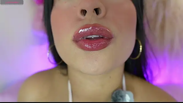 Онлайн чат XXX mia_roux1