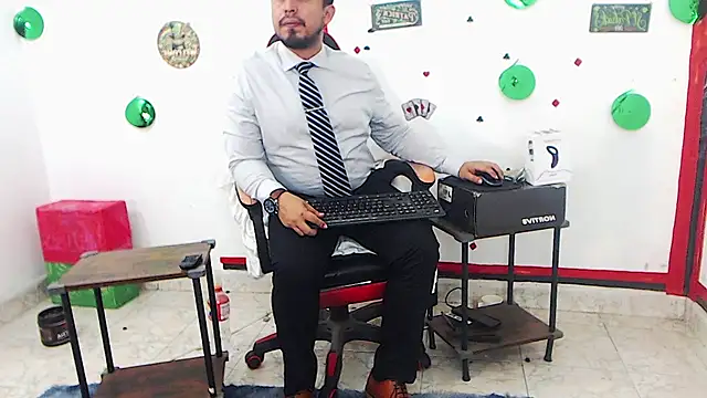 دردشة KalethBigDick الجنسية المباشرة