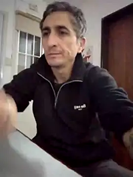 Alejandro83bsf XXX чат на живо