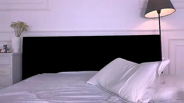 XXX chat uživo modela NoraAddams