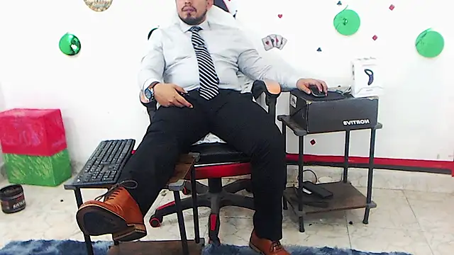KalethBigDick Adlı Modelin Canlı XXX Sohbeti