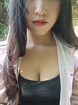 Elina68 Adlı Modelin Canlı XXX Sohbeti