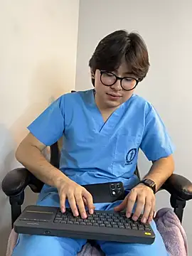 _Tommy_7 XXX чат на живо