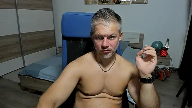 צ'אט XXX בשידור חי של RobbyShawz