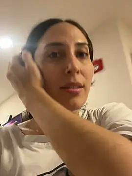 LatinDoll8's Live XXX Chat