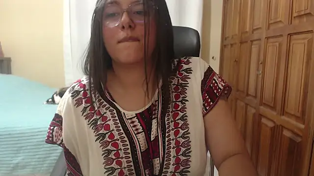 Venus_cat_ Adlı Modelin Canlı XXX Sohbeti