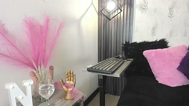 NahomyCarther's Live XXX Chat