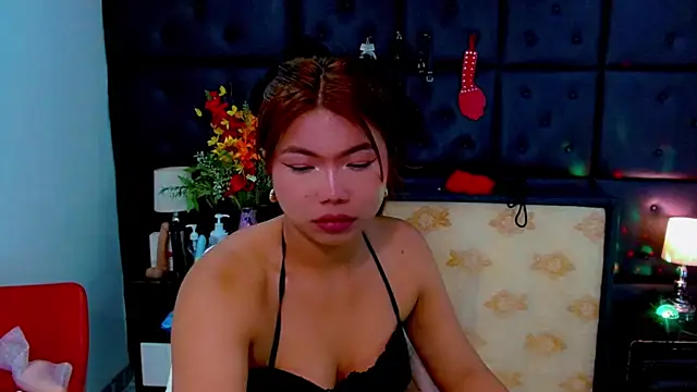 Cloelombard Chat XXX live