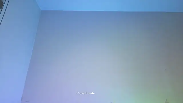 Carolblonde: онлайн-секс-чат