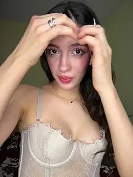 Emily-hottson's Live XXX Chat