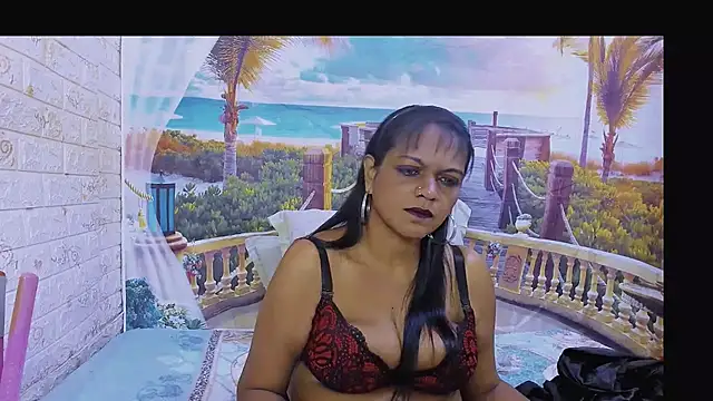 indianswtbella's Live XXX Chat