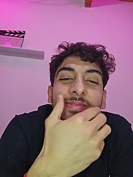 LeoyNicky98: απευθείας συνομιλία ΧΧΧ