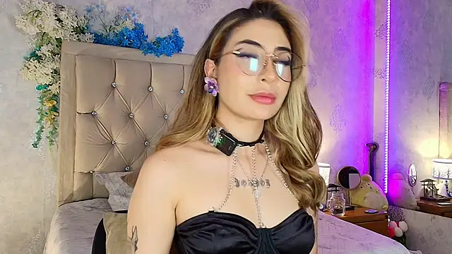 XXX chat uživo modela nini_love01
