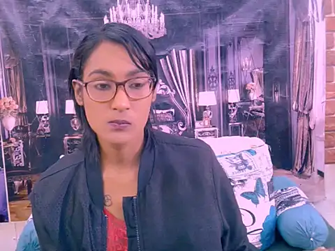 Chat XXX en directo de IndianRebel4u2Luv