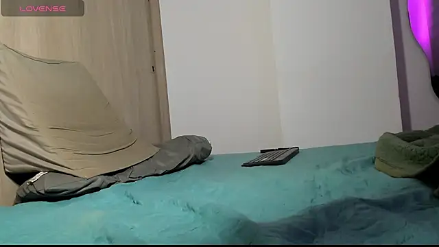Tyler_axel live XXX chat