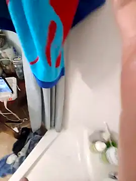 הופעת וובקאם של sneakypeteyo1