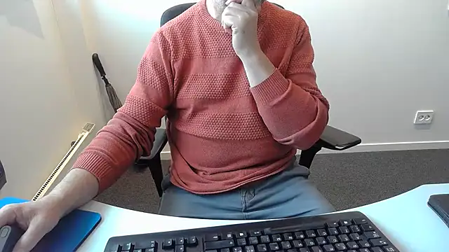 Buggemann Adlı Modelin Canlı XXX Sohbeti