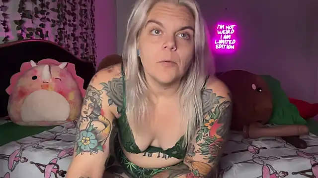 CherryBombBomb Live XXX-chat