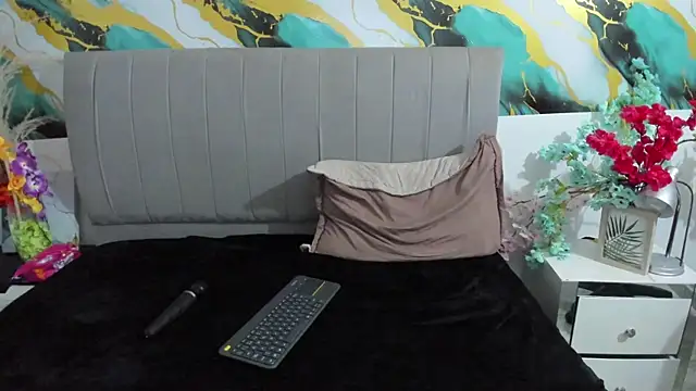 Vicky_Angeel Adlı Modelin Canlı XXX Sohbeti