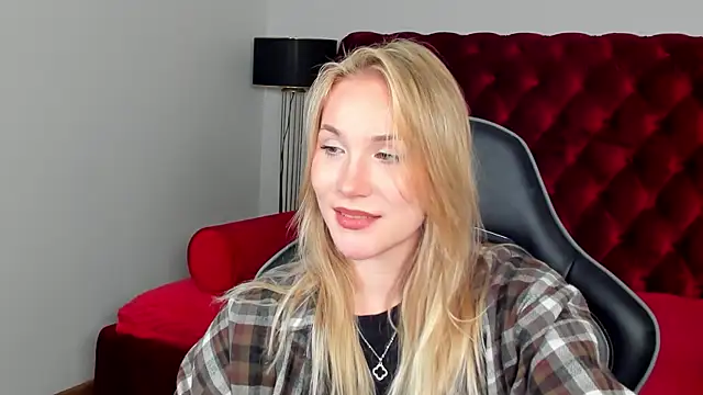 ElaraVoltage Live XXX Chat