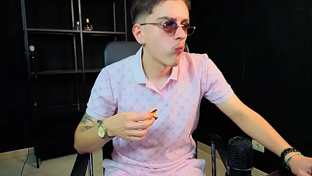 FelixStarkk 라이브 XXX 채팅
