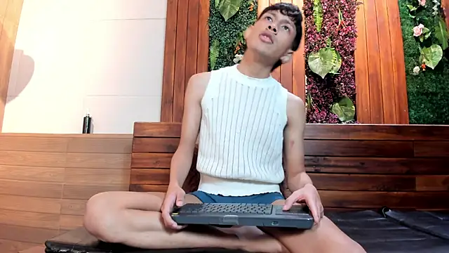 XXX chat uživo modela Pierre_Leroy_