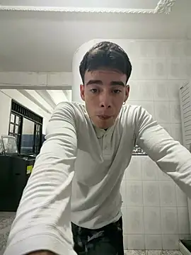 Chatroom XXX en direct de Alejandro_karter18