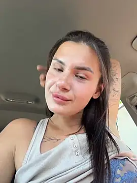 MiraReach live XXX chat