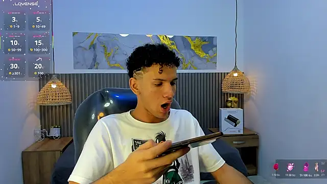 JDWhite18 élő XXX-chatje