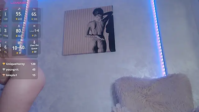 צ'אט XXX בשידור חי של EmberLuna_