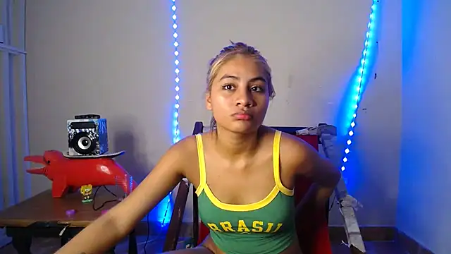 Chat XXX en directo de Candy_chloee