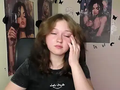 LadyAlice_ Adlı Modelin Canlı XXX Sohbeti