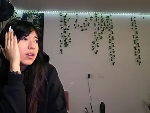ItsJustIvy's Live XXX Chat