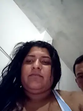 CurvyMelons XXX чат на живо