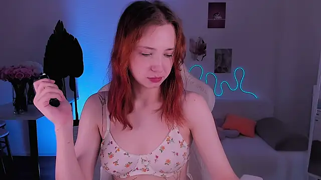 LittlePeach007 Adlı Modelin Canlı XXX Sohbeti