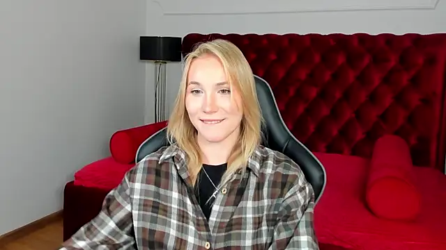 Chat XXX en directo de ElaraVoltage