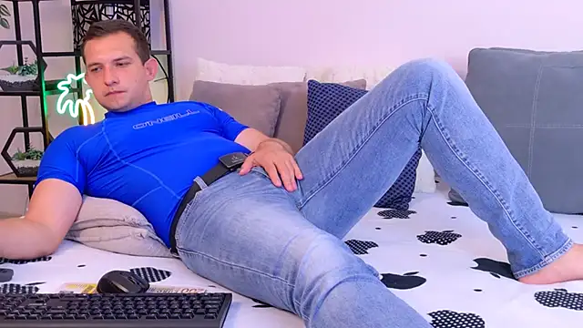 צ'אט XXX בשידור חי של Jimmy_Doss