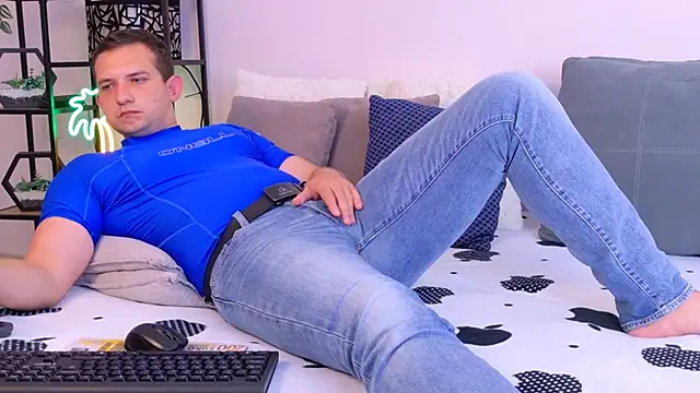 צ'אט XXX בשידור חי של Jimmy_Doss